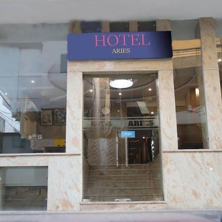 Hotel Aries New Delhi Bagian luar foto