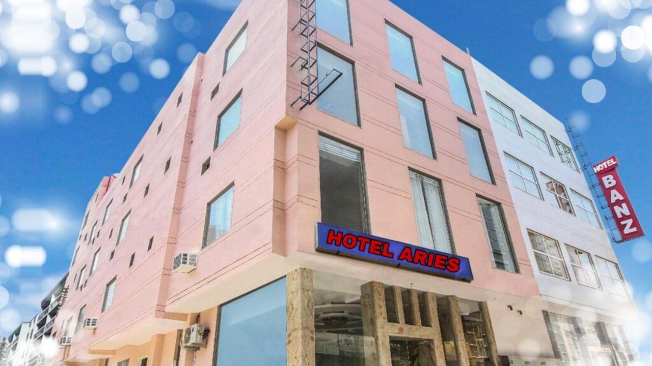 Hotel Aries New Delhi Bagian luar foto