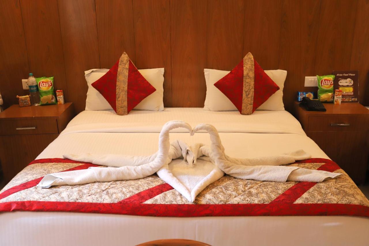 Hotel Aries New Delhi Bagian luar foto